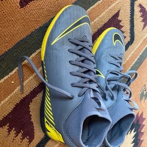 Kids size 2.5 Nike Mercurial shoes